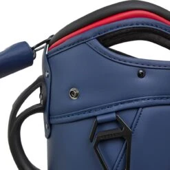 J.Lindeberg J. LINDEBERG Staffbag Printed, Navy/rot -Titlei Golfs Geschaft j lindeberg staffbag printed navyrot blau 623081 4kAe6rZJImVbdn 1280x1280